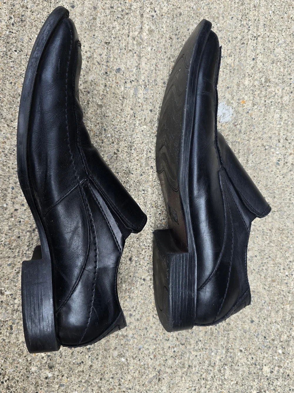Chaps Men’s Black Slip-On Leather Dress Shoes - Size 10.5